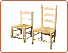 sillita común y silla con respaldo alto